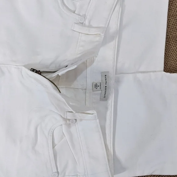 Banana Republic White Stretch Pants w Stitch Detail NWOT - Picture 2 of 2